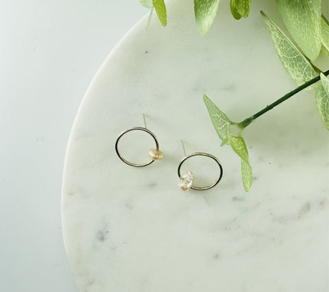 Keshi circle earrings